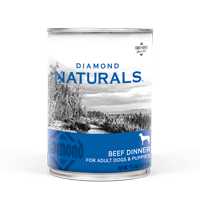 A can of Diamond Naturals Beef Dinner for Adult Dogs & Puppies.